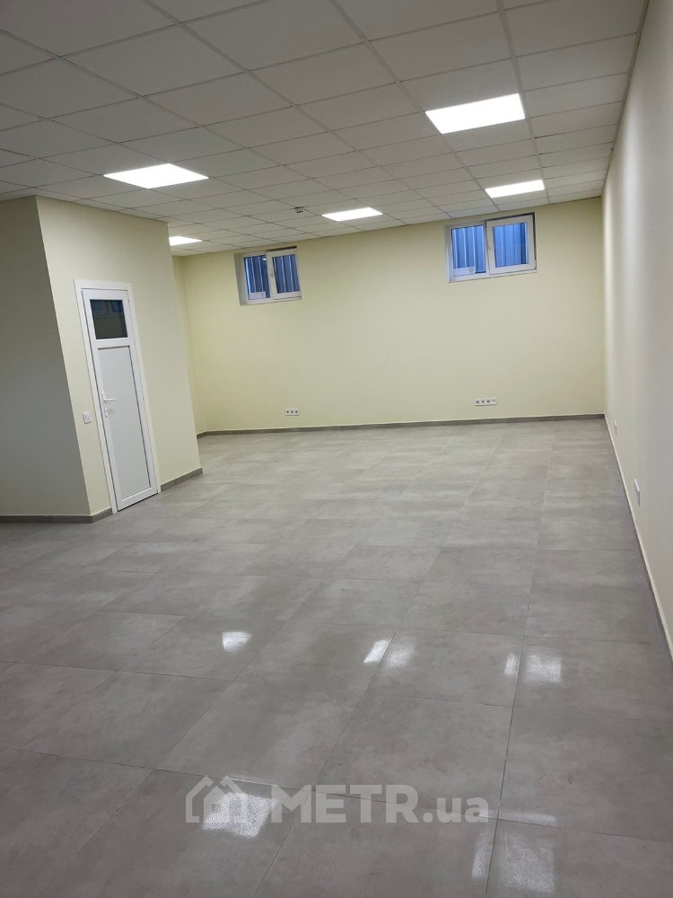 Фото коммерческой недвижимости, г. Одесса, ул. Цветочная 1 (8499-3)