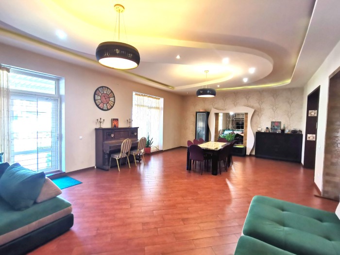 Будинок, доповнююче фото, 13904