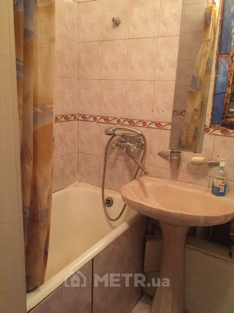 Фото квартиры, г. Черноморск, ул. Спортивная 3 (14938-4)