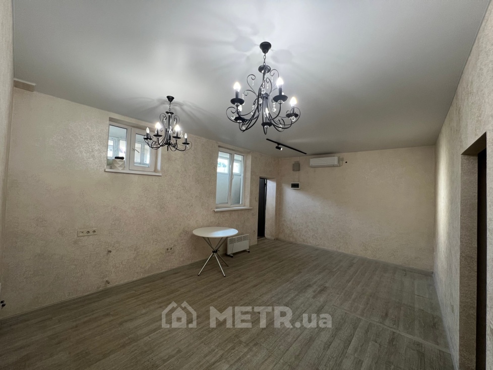 Фото коммерческой недвижимости, г. Одесса, ул. Цветочная 1 (16302-5)