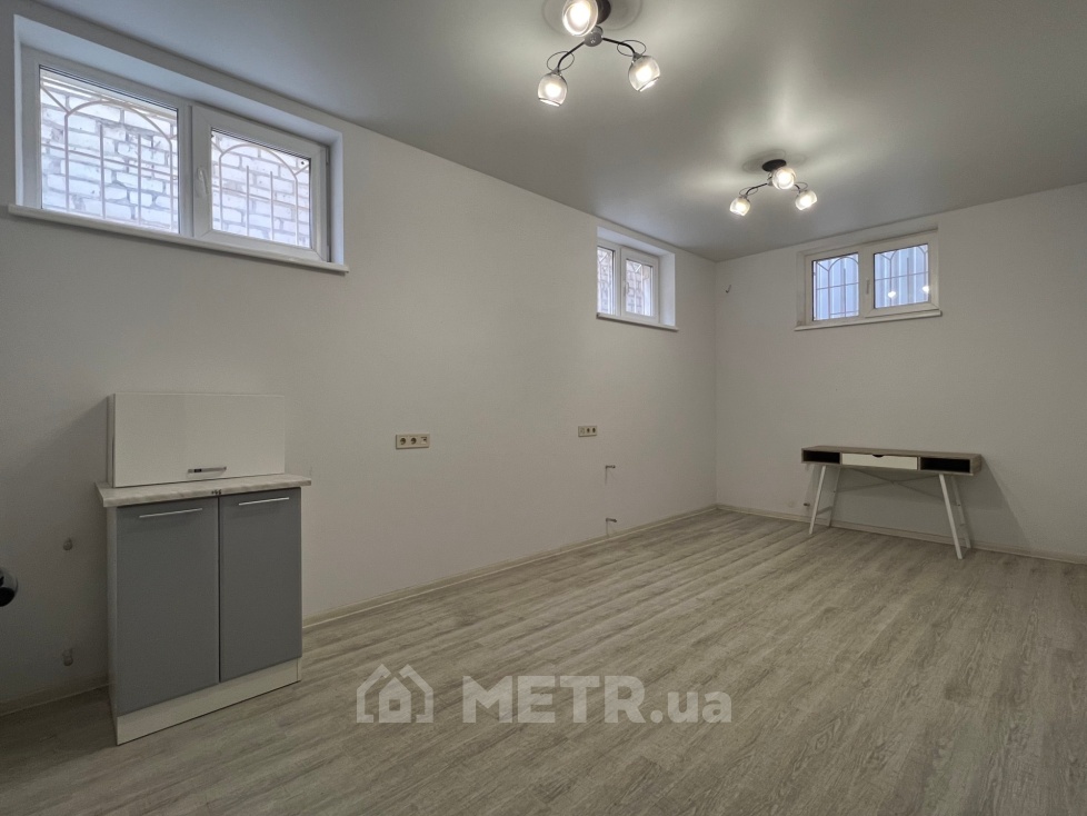 Фото коммерческой недвижимости, г. Одесса, ул. Цветочная 1 (16302-3)