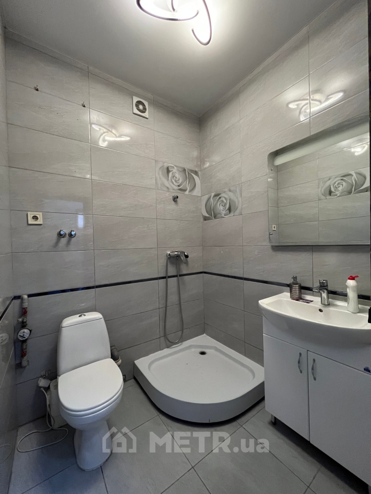 Фото коммерческой недвижимости, г. Одесса, ул. Цветочная 1 (16302-6)