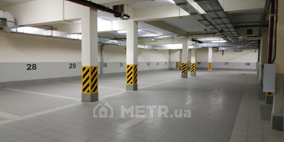 Фото места в подземном паркинге, г. Черноморск, Ильичевская жемчужина, ул. Транспортная (16353-2)