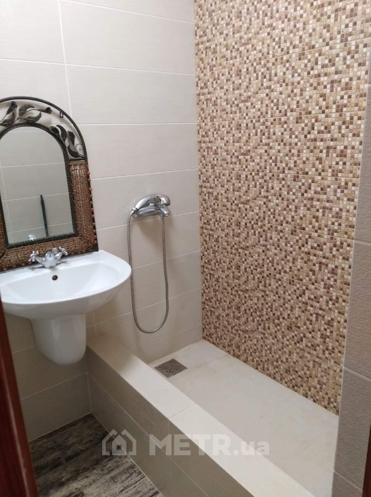 Фото квартиры, г. Черноморск, ул. Парковая 26 (18554-7)