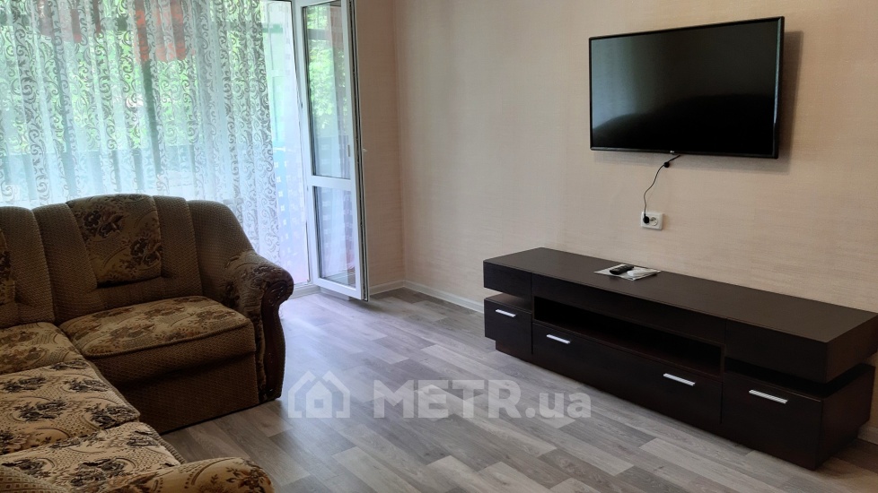 Фото квартиры, г. Черноморск, ул. Парковая 12 (8715-6)