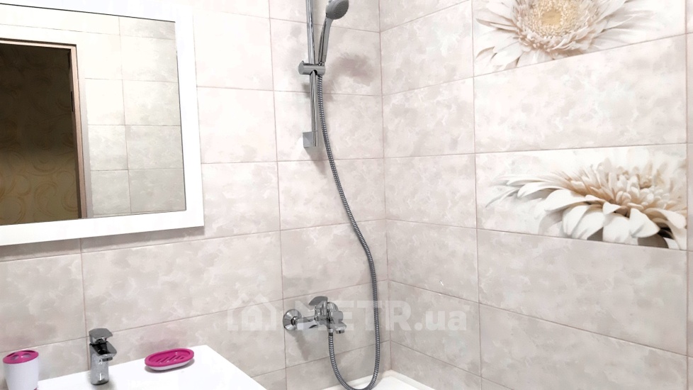 Фото квартиры, г. Черноморск, ул. Парковая 12 (8715-13)