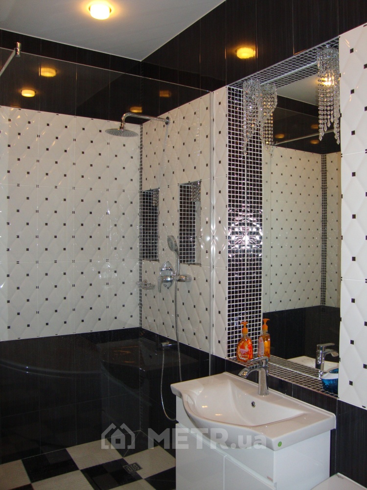 Фото квартиры, г. Одесса, ул. Берёзовая 2 (19246-11)