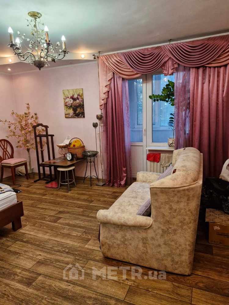 Фото квартиры, г. Одесса, ул. Тополевая 18 (19448-6)