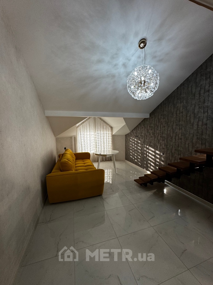 Фото квартири, смт Великодолинське, вул. Маріїнська 9 (19924-1)