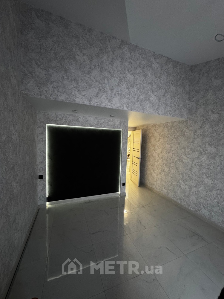 Фото квартири, смт Великодолинське, вул. Маріїнська 9 (19924-8)