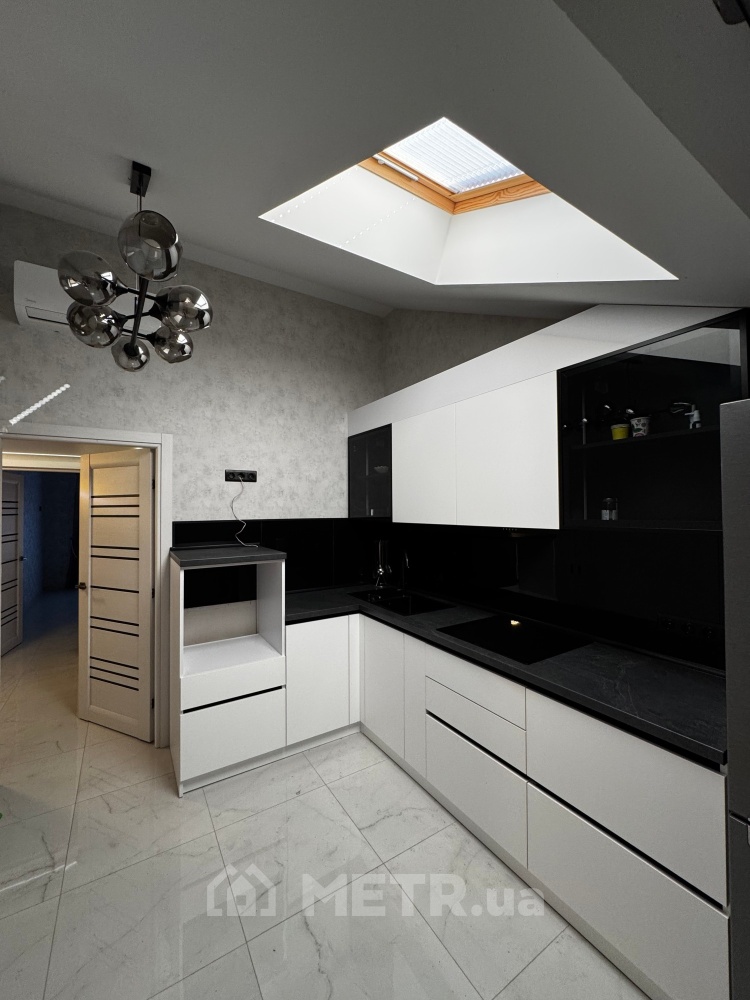 Фото квартири, смт Великодолинське, вул. Маріїнська 9 (19924-12)