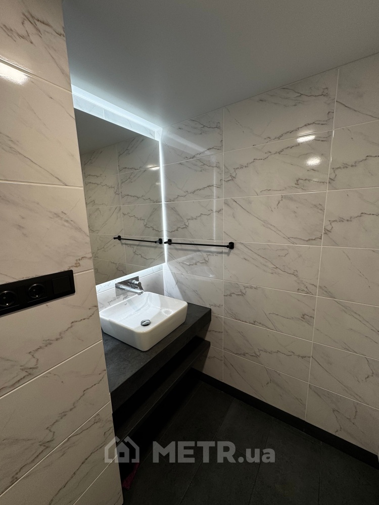 Фото квартири, смт Великодолинське, вул. Маріїнська 9 (19924-14)