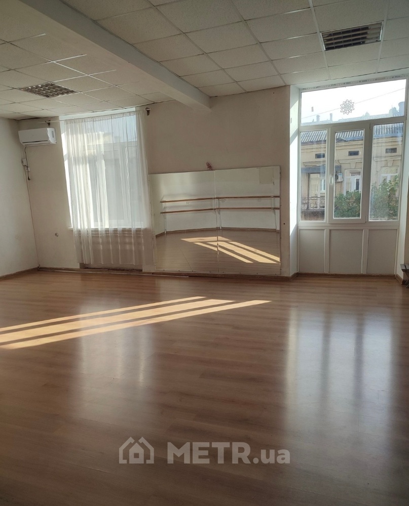 Фото коммерческой недвижимости, г. Одесса, ул. Канатная 42 (20012-11)