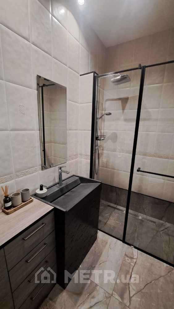 Фото дома, г. Одесса, ул. Таірова 40 (16303-64)