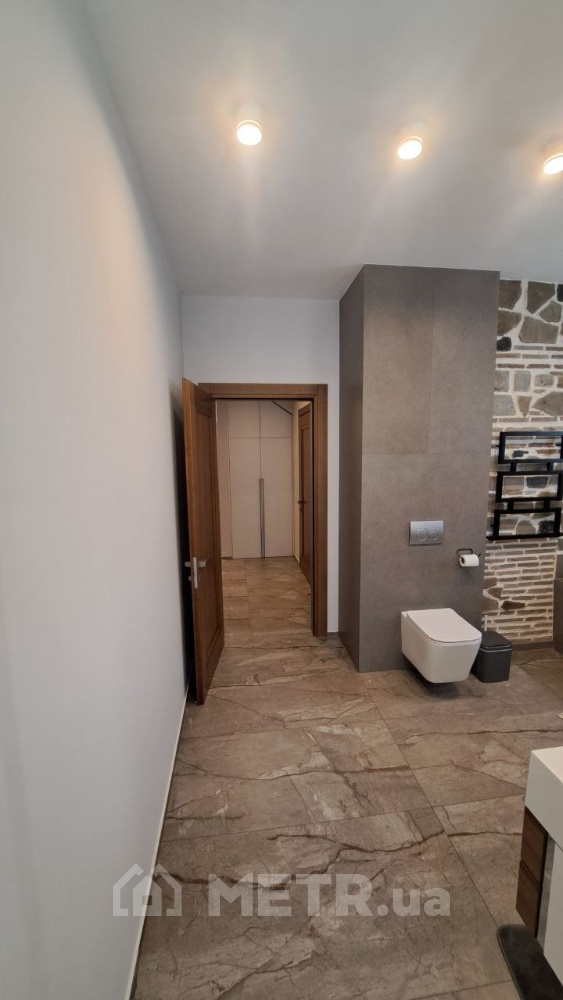 Фото дома, г. Одесса, ул. Таірова 40 (16303-60)