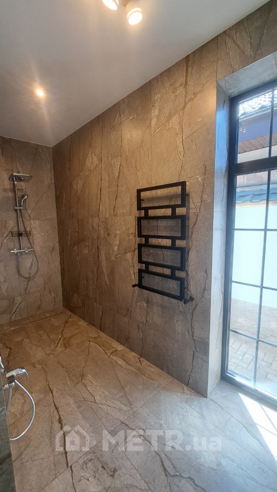 Фото дома, г. Одесса, ул. Таірова 40 (16303-58)