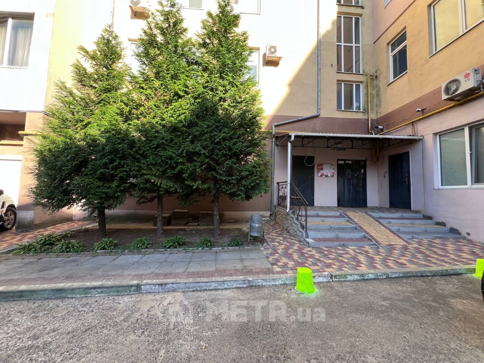 Фото квартиры, г. Черноморск, ул. Парковая 48 (21006-23)