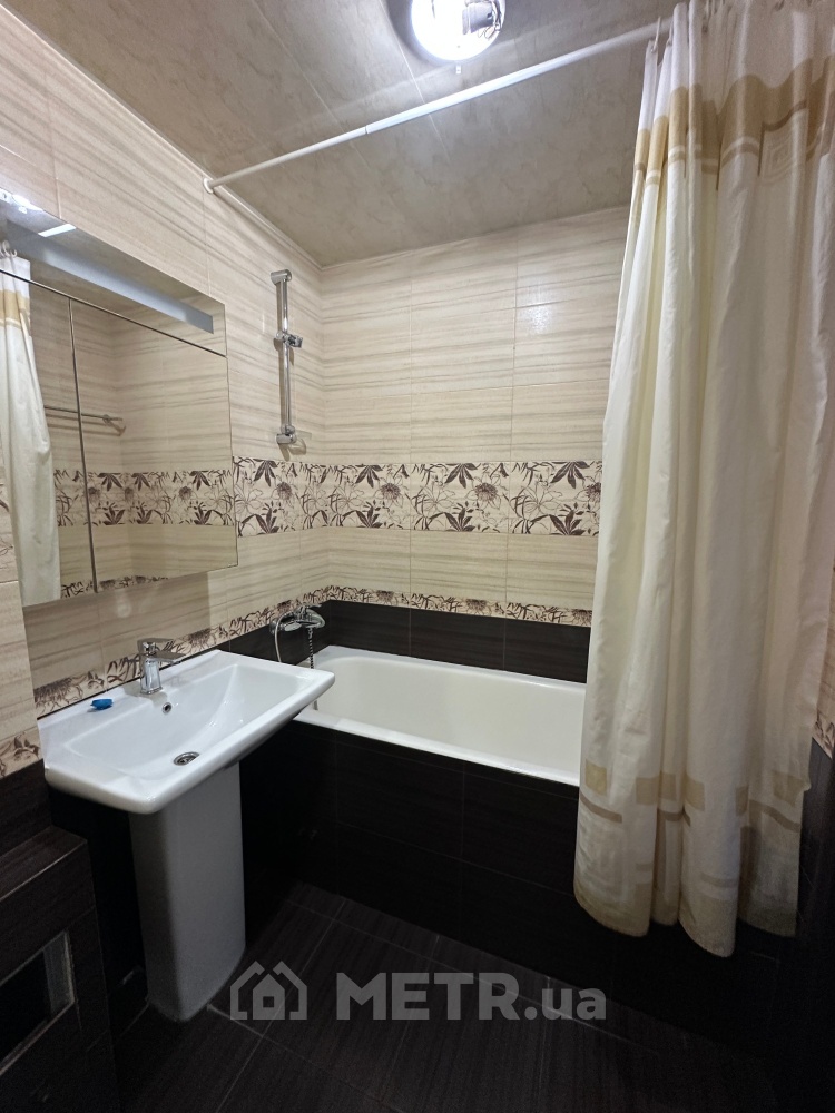 Фото квартиры, г. Черноморск, ул. 1 Мая 19 (21284-6)