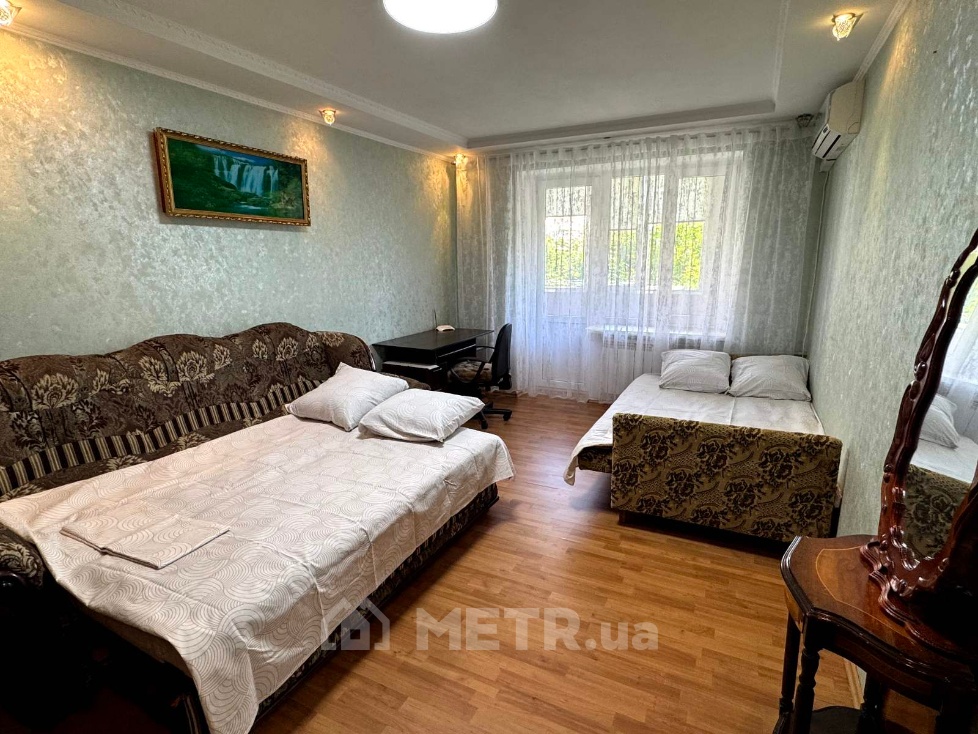 Фото квартиры, г. Черноморск, ул. Спортивная 3 (21334-3)