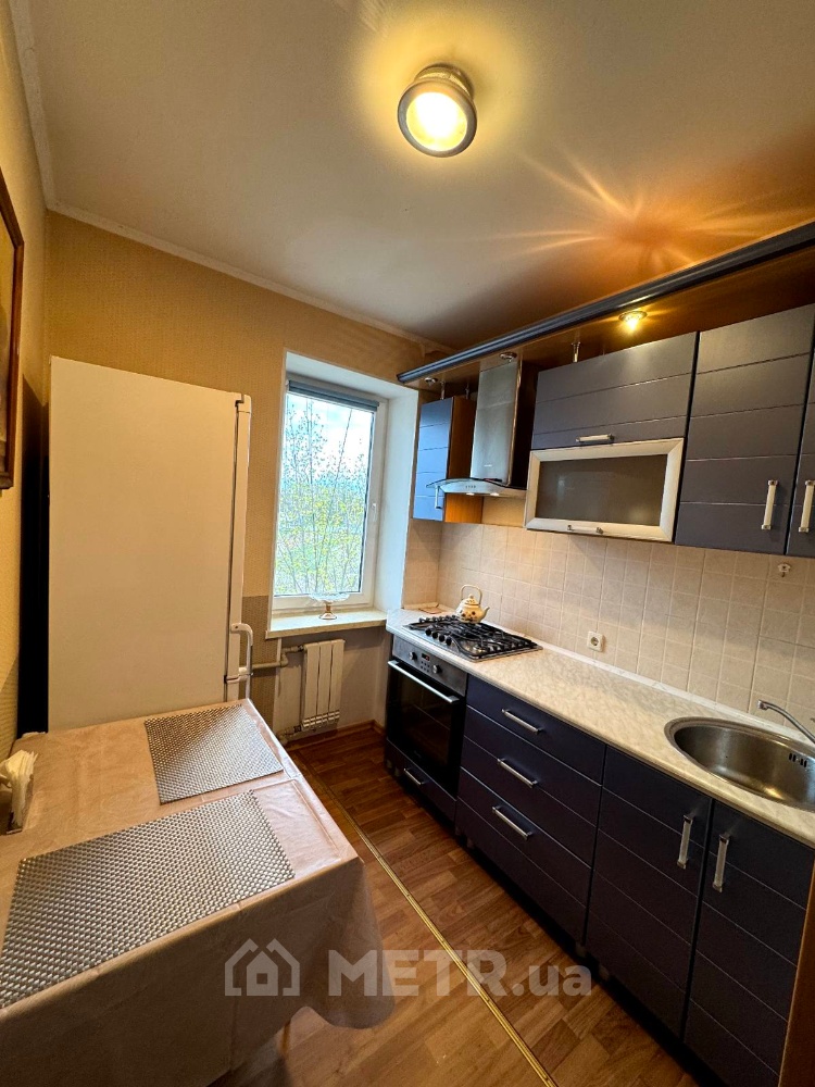 Фото квартиры, г. Черноморск, ул. Спортивная 3 (21334-4)