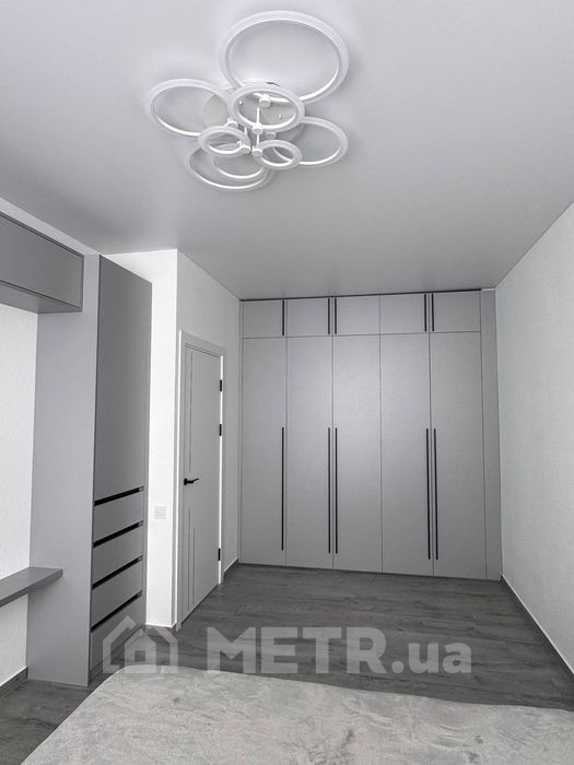 Фото квартиры, г. Черноморск, ул. 1 Мая 42Б (21366-8)