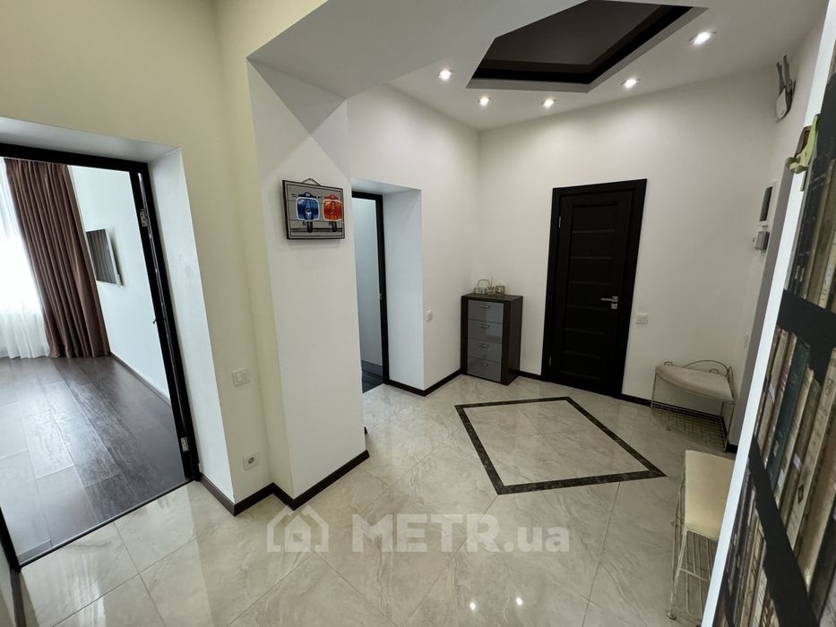 Фото квартиры, г. Черноморск, пер. Хантадзе 3 (21382-11)