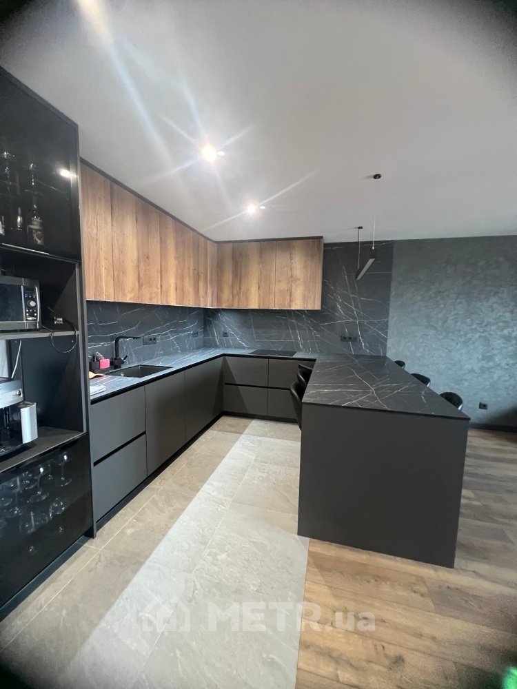 Фото квартиры, г. Черноморск, ул. Парусная 1О (21449-2)