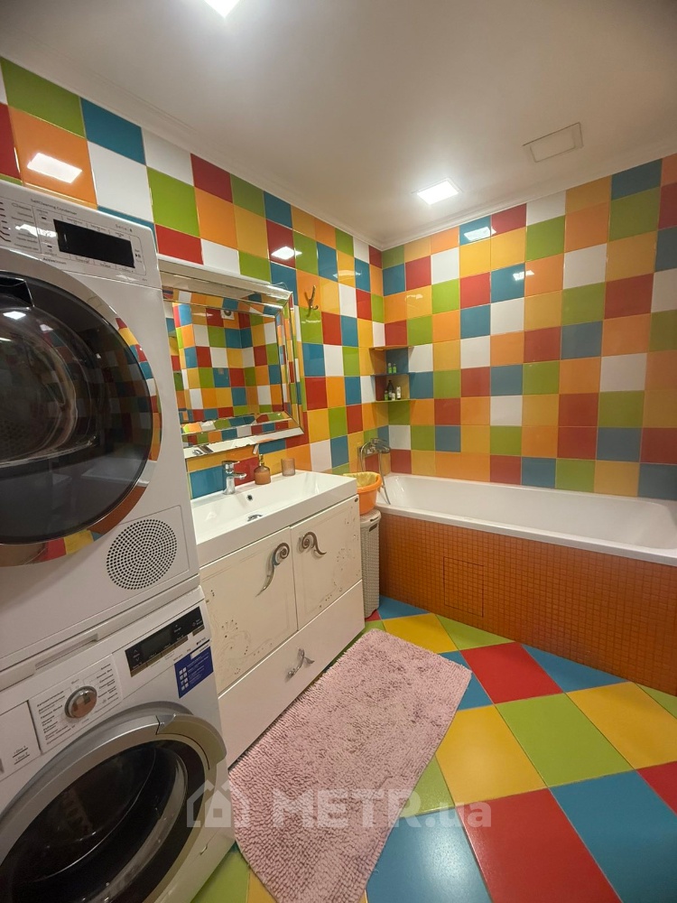 Фото квартиры, г. Черноморск, ул. Лазурная 7 (21465-10)