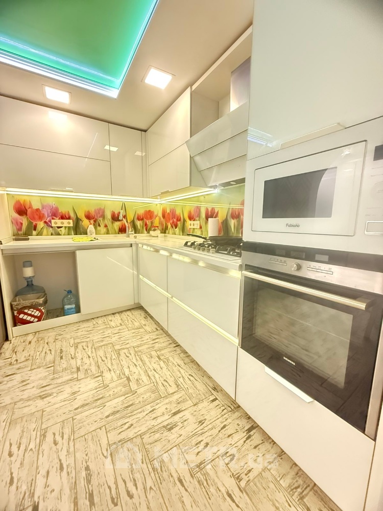 Фото квартиры, г. Черноморск, ул. Лазурная 7 (21465-4)