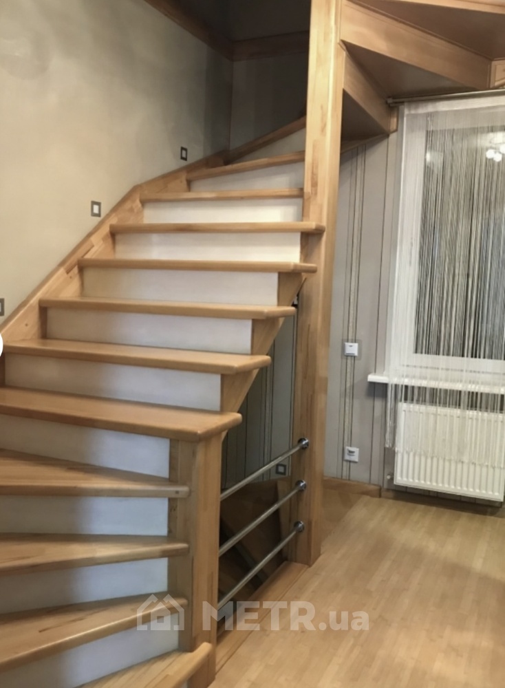 Фото дома, пгт Великодолинское, ул. Центральная (21734-7)