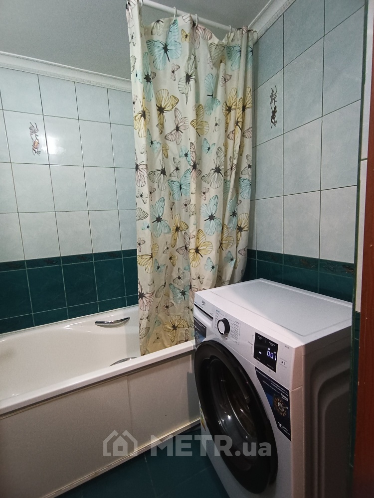 Фото квартиры, г. Черноморск, ул. Лазурная 7 (19818-8)