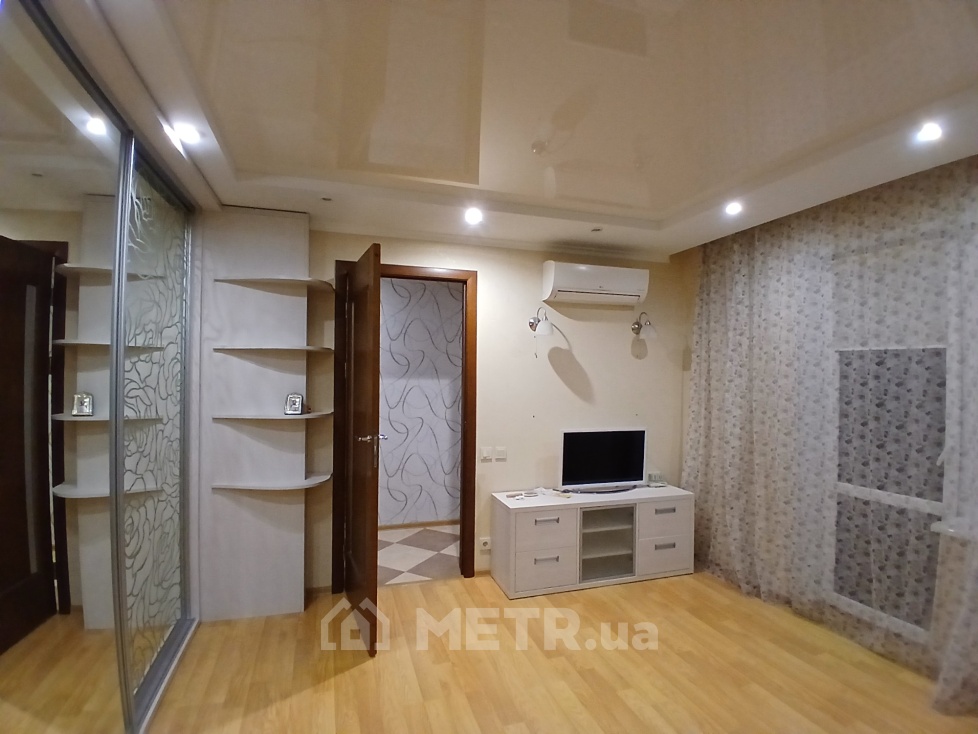 Фото квартиры, г. Одесса, ул. Бреуса 62 (21869-15)