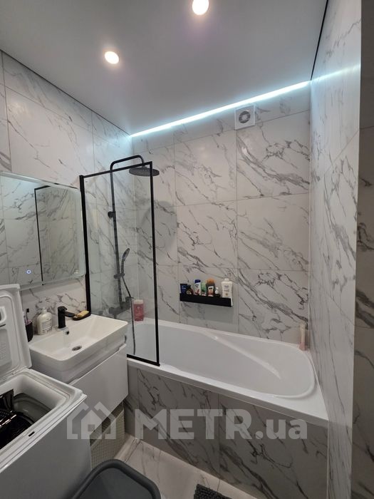 Фото квартиры, г. Черноморск, ул. Лазурная 2 (21949-16)