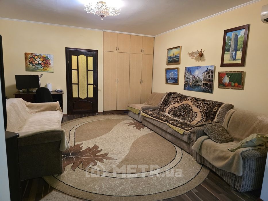 Фото квартиры, г. Черноморск, ул. Лазурная 2 (21949-4)