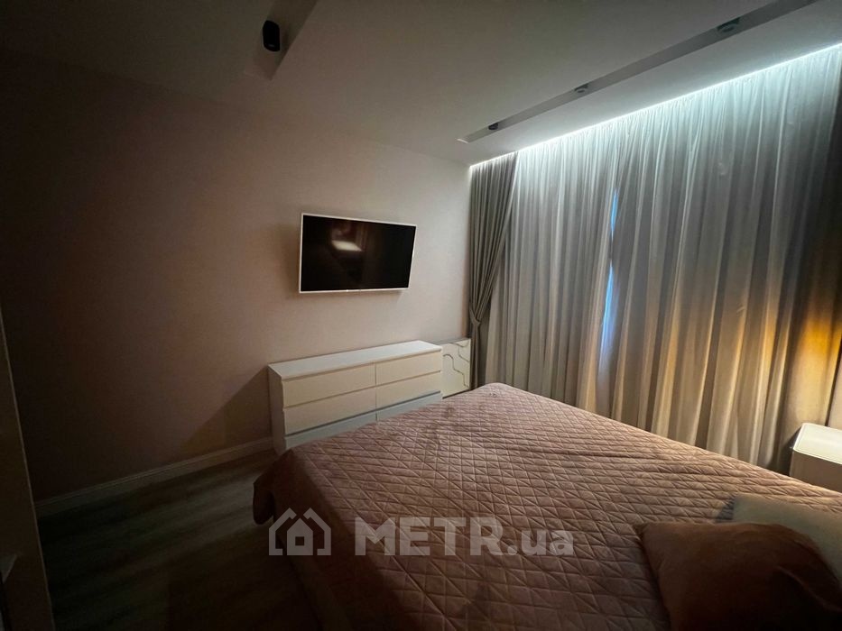 Фото квартиры, г. Одесса, ул. Толбухина 135 (22399-12)