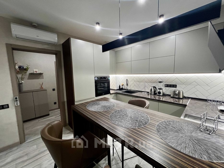 Фото квартиры, г. Одесса, ул. Толбухина 135 (22399-6)