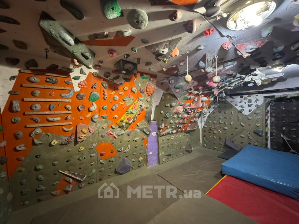 Фото коммерческой недвижимости, г. Черноморск, ул. Парусная 2 (22664-8)