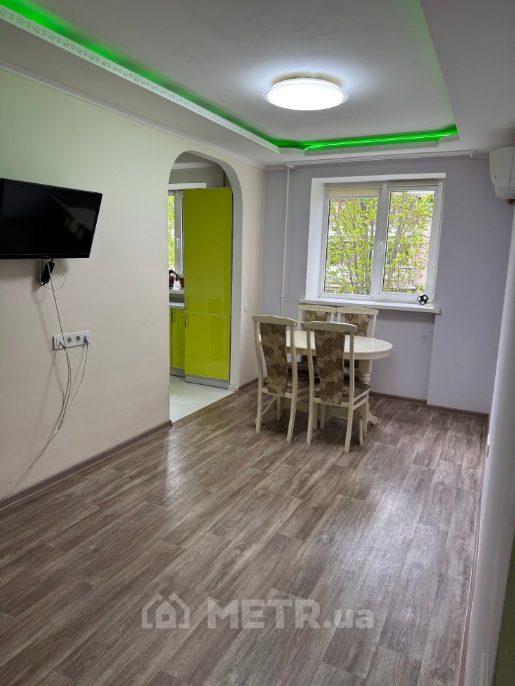 Фото квартиры, г. Черноморск, ул. Спортивная 12 (4282-4)