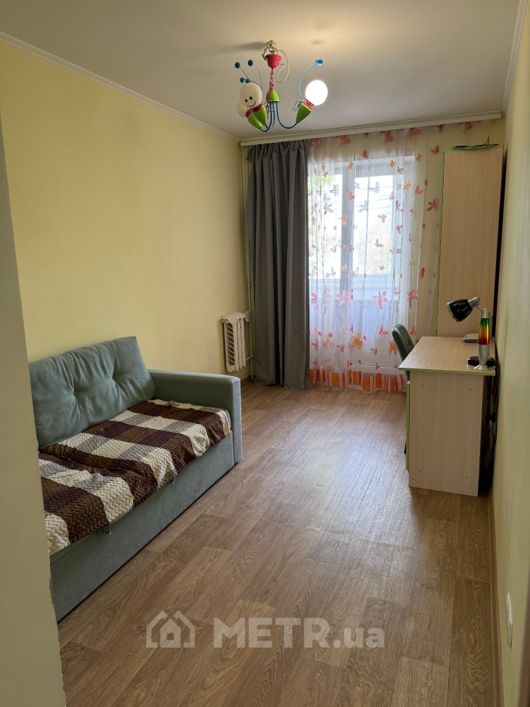 Фото квартиры, г. Черноморск, ул. Спортивная 12 (4282-8)