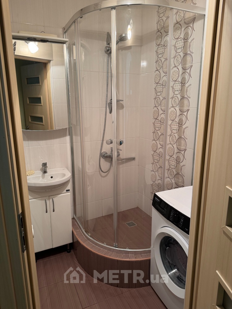 Фото квартиры, г. Черноморск, ул. Спортивная 12 (4282-11)