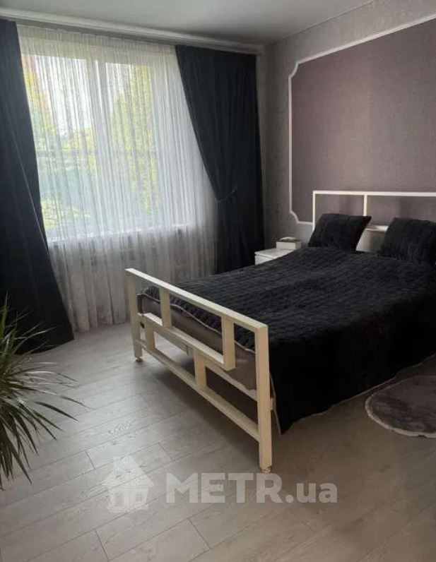 Фото дома, пгт Александровка, Дмитра Горбунова 28 (23359-5)