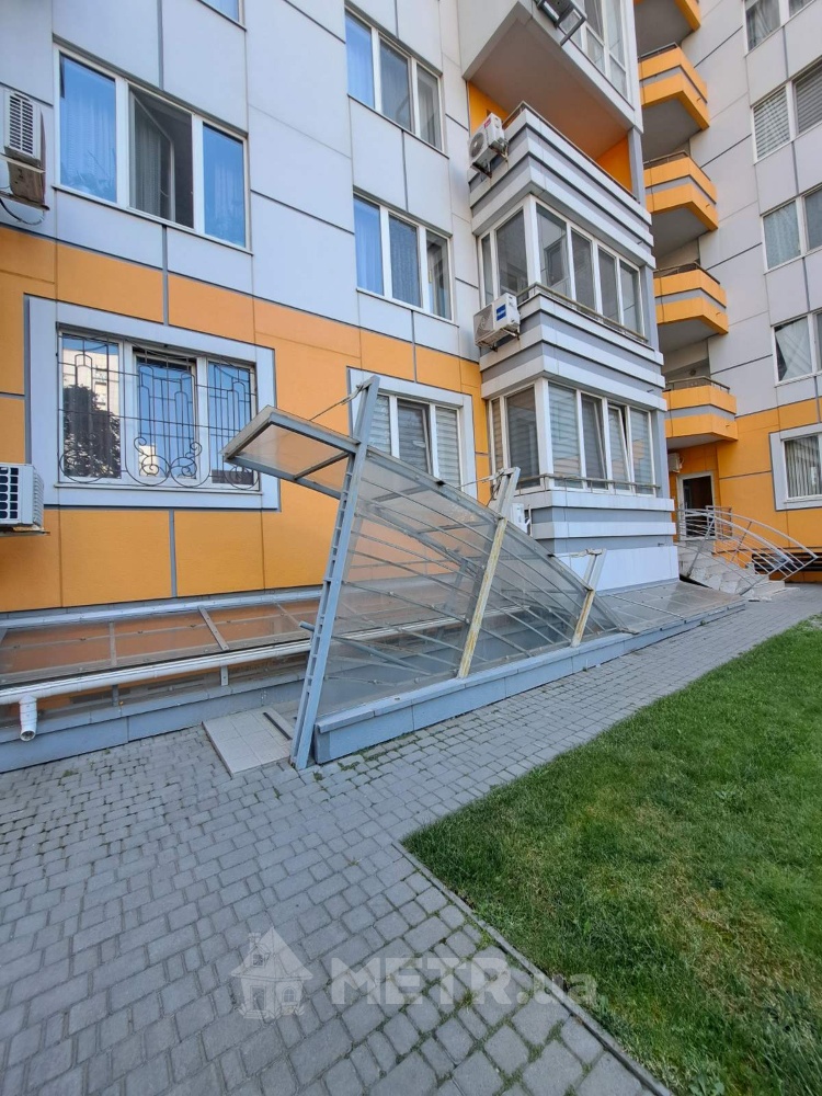 Фото комерційної нерухомості, м. Одеса, вул. Середньофонтанська 35 (23978-4)